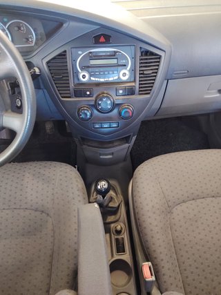 KIA Carens 2005