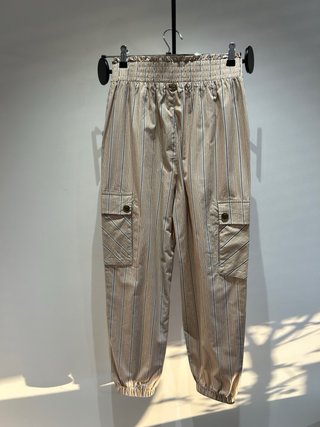 Pantalones de rayas beige y multicolor