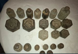 Antichi Pesi in Ghisa Rotondi ed Esagonali 7€ a pz