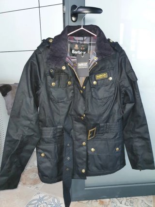 Chaqueta Barbour International Negra