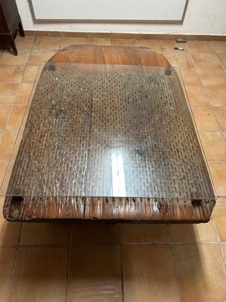 Mesa de centro rústica de trillo antiguo
