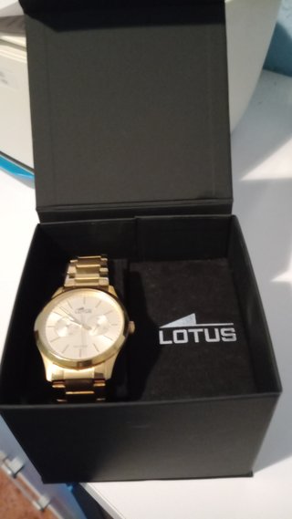 Reloj Lotus Dorado Nuevo