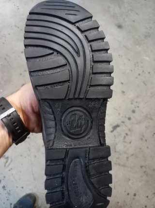 Calzado de trabajo negro nuevo
