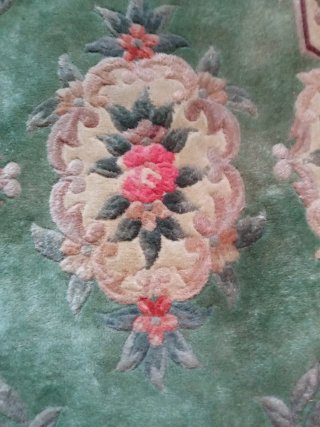 Alfombra de lana con diseño floral
