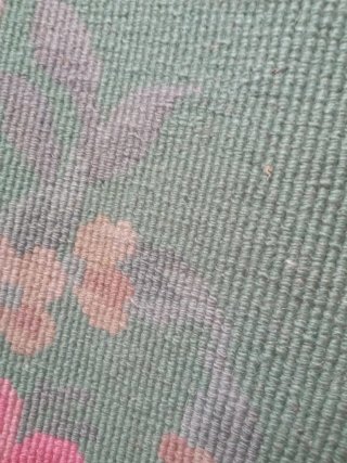 Alfombra de lana con diseño floral