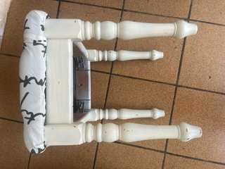 Taburete tocador tapizado maquillaje
