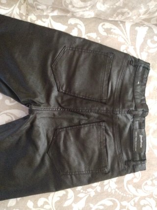 Pantalón efecto piel negro talla 36