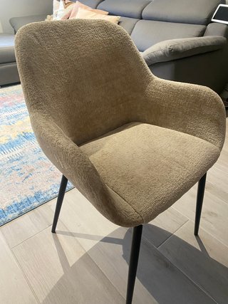 Mesa de comedor y sillas
