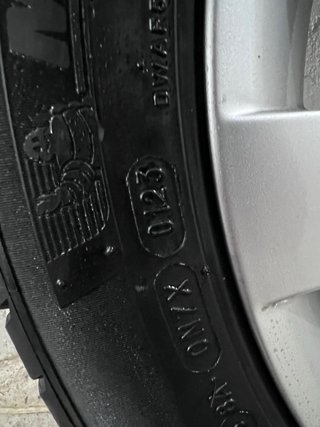 Llantas con neumáticos en buen estado!