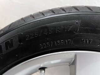 Llantas con neumáticos en buen estado!
