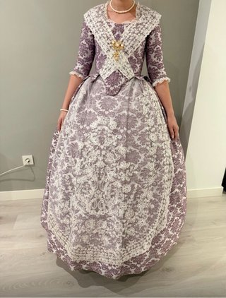 Traje de Fallera Talla 36-38 Morado