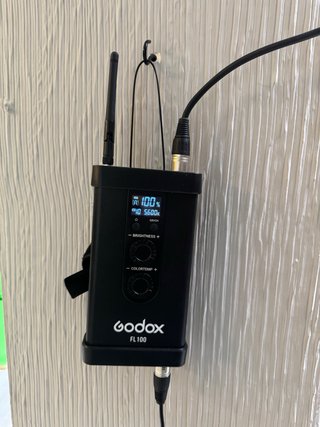 Foco LED Godox FL100