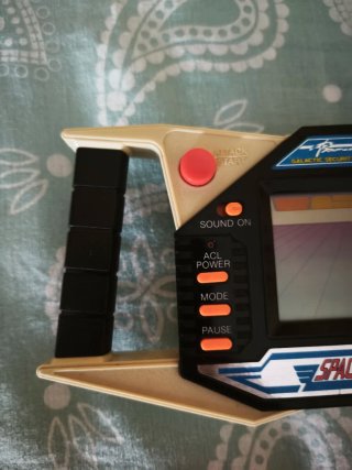 Máquina LCD Bandai Space Hawk 50