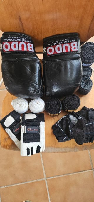 Set Boxeo Guantes y Vendas Budō