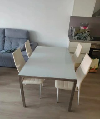 Mesa de salón cristal y metal