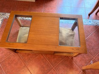 Mesita de salón de madera y cristal