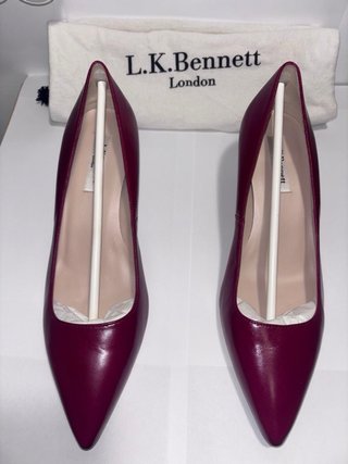 Zapatos L.K. Bennett tacón rojo