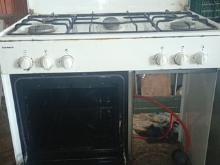 Cocina de gas blanca
