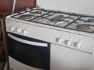 Cocina de gas blanca