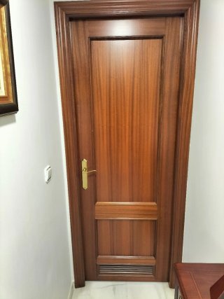 Puertas de madera con cristal y opacas
