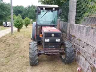 Se vende O se cambia Tractor Fiat New Holland 82-8
