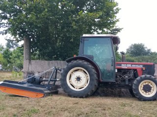 Se vende O se cambia Tractor Fiat New Holland 82-8