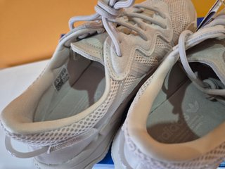 Adidas Ozweego A ESTRENAR Talla 43 1/3.