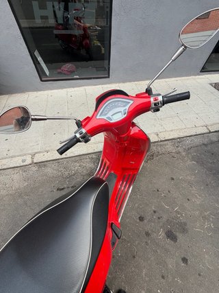 Vespa Sprint 125 Roja