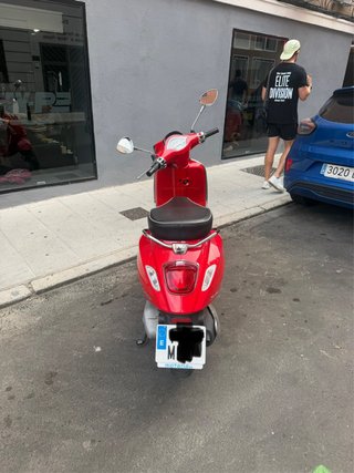 Vespa Sprint 125 Roja
