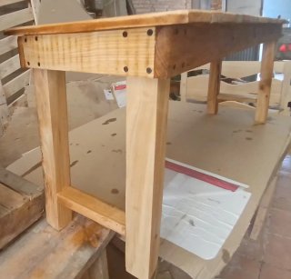 BANCO CON MADERA RECICLADA