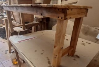BANCO CON MADERA RECICLADA