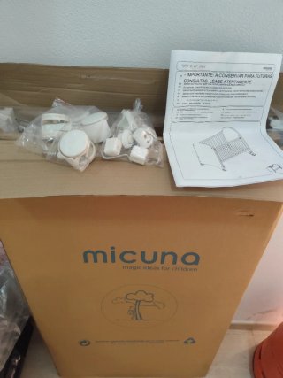 Cuna de bebé Micuna blanca