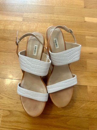 Sandalias cuña blanca SOMNITS.