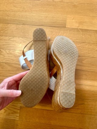 Sandalias cuña blanca SOMNITS.
