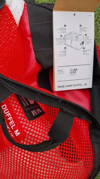 The North Face Base Camp Duffel M Roja