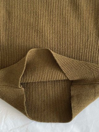 Jersey punto caqui oversize con volantes Mango