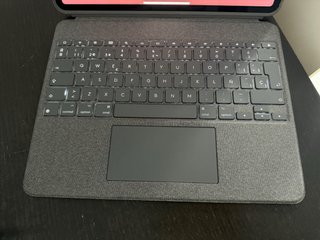 Logitech Combo Touch iPad Pro 12.9 5ª Gen
