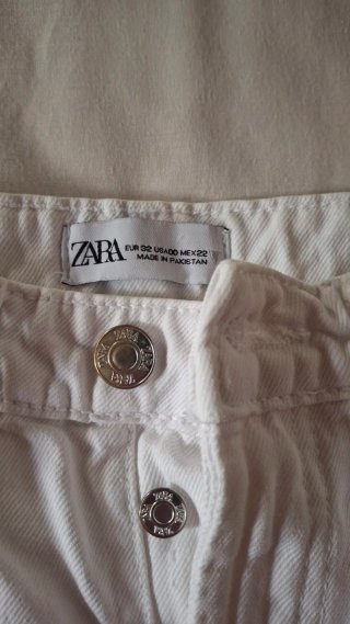 Pantalones vaqueros Zara blancos