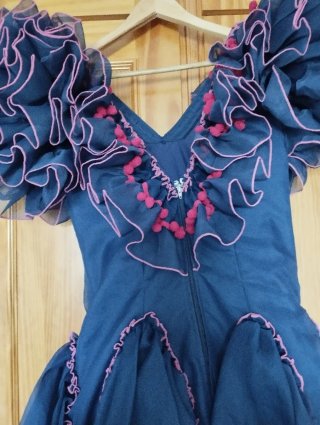 Vestido de flamenca azul con volantes