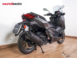 YAMAHA X-MAX 125