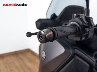 YAMAHA X-MAX 125