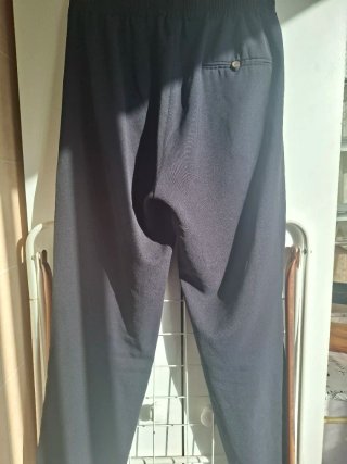 Pantalón negro de chica