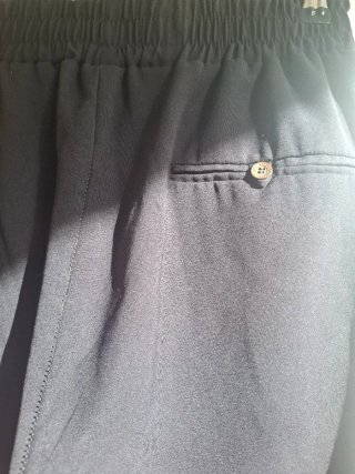 Pantalón negro de chica