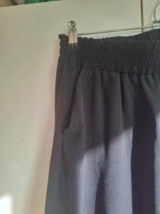 Pantalón negro de chica