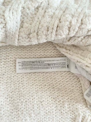 Jersey trenzado crema cuello alto Oysho oversize