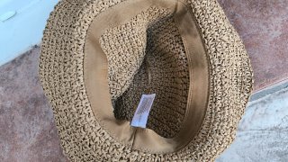 Sombrero de paja beige y marrón