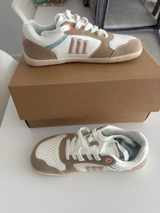 Zapatillas Farefoot Beige y Blanco. A estrenar