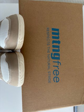 Zapatillas Farefoot Beige y Blanco. A estrenar