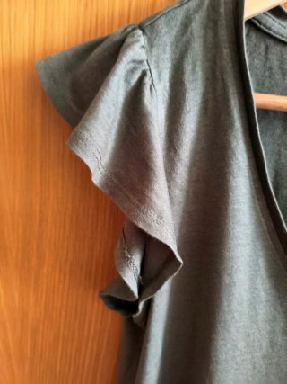 Camiseta verde Easy Wear volantes talla S
