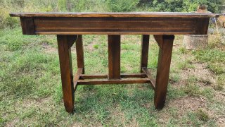 Tavolo vintage in legno marrone